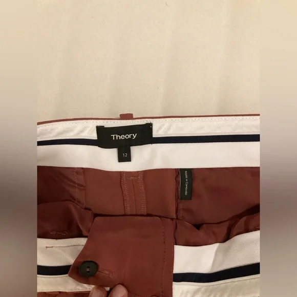 Theory Crepe pant in dusty rose - Picture 2 of 4